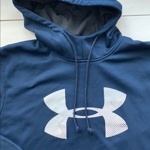 Men’s Under Armour sweatshirt